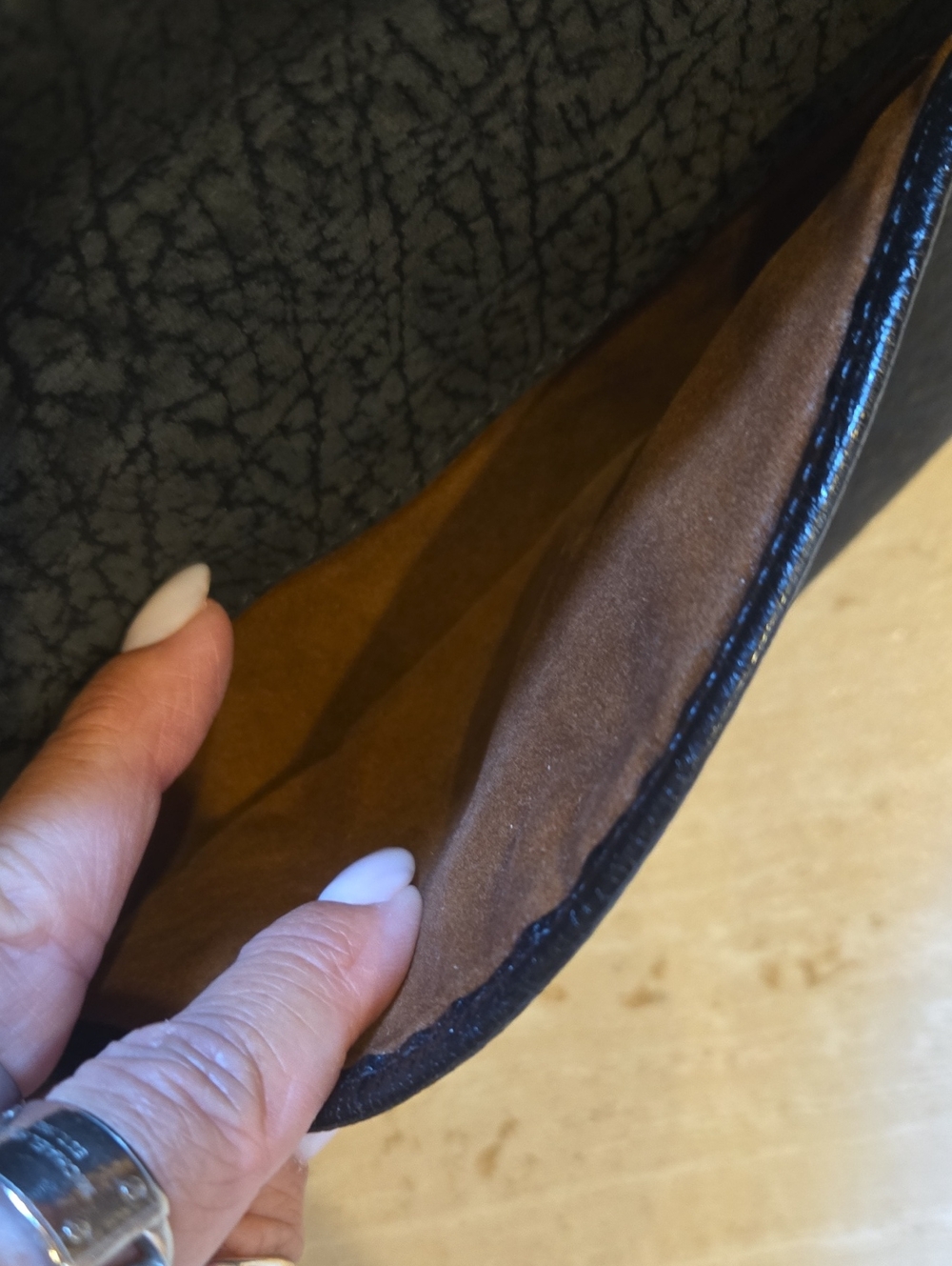 Australian Bush Creation Kangaroo & Buffalo Leather Crossbody Bag - Picture 3 of 12